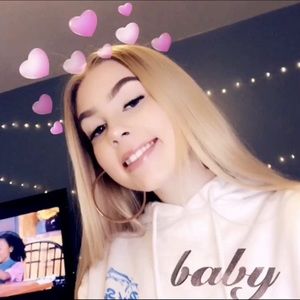 Meet your Posher, Emily